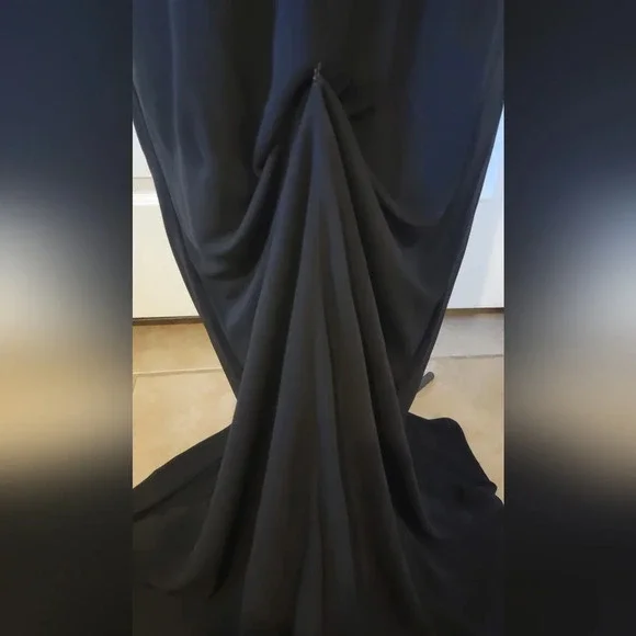 FERNANDO WONG BLACK FORMAL GOWN (sz med) - Picture 7 of 8